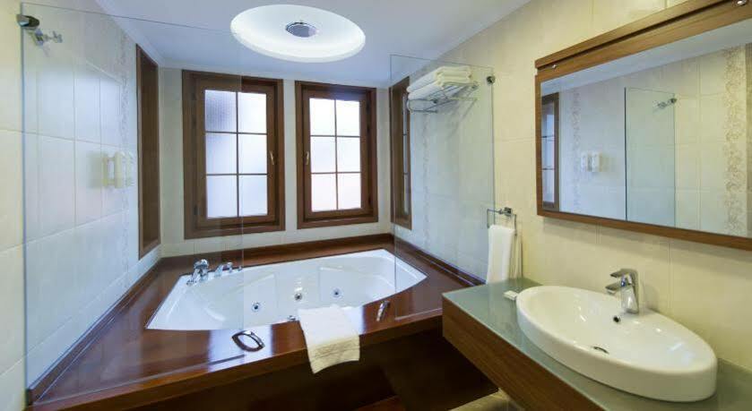 Cesmeli Konak Hotel Silivri Luaran gambar